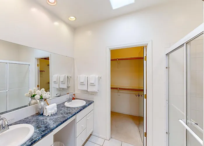 Solstice Sanctuary Holiday home